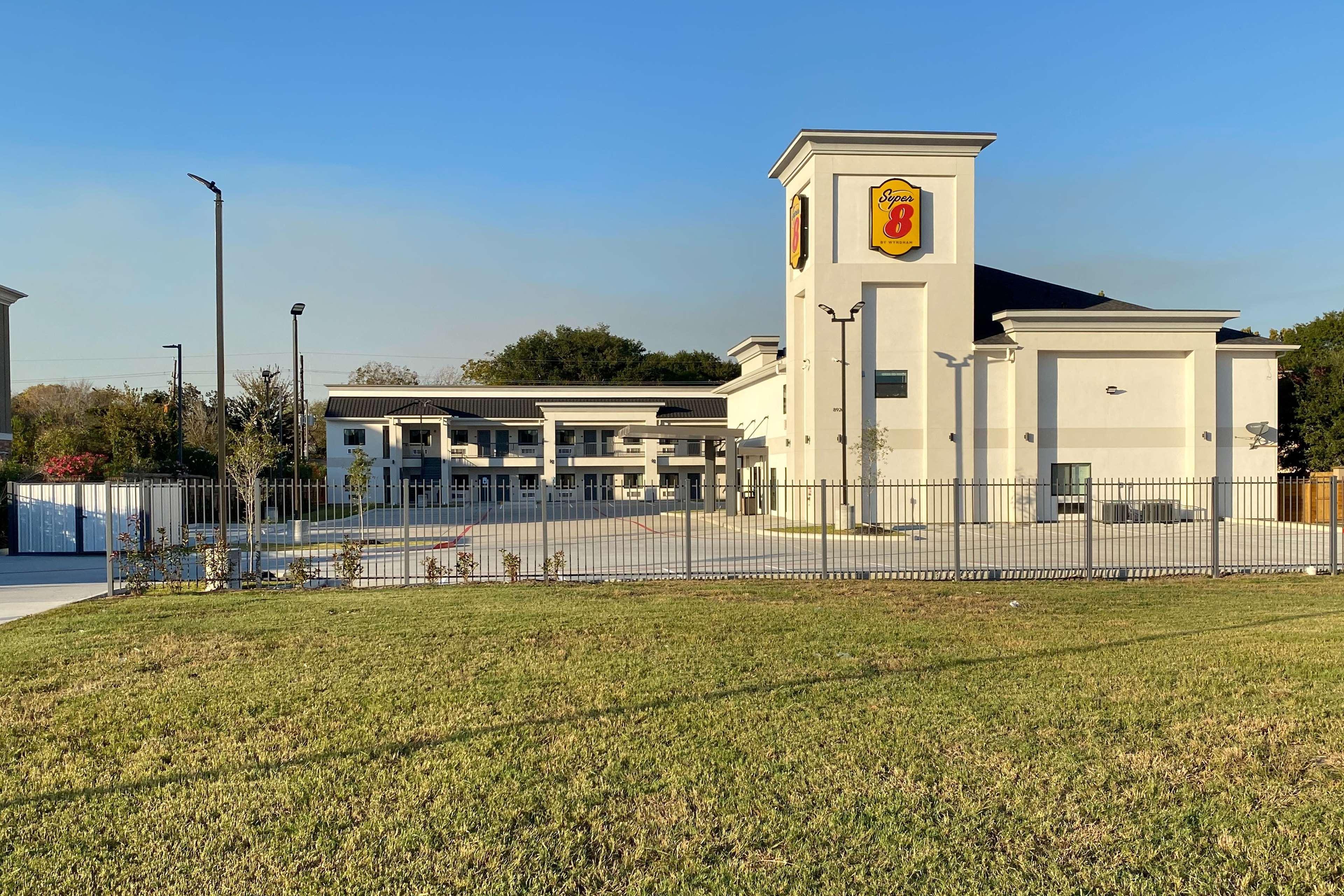 Super 8 By Wyndham Houston Nw Beltway 8-West Rd Hotel Exterior foto